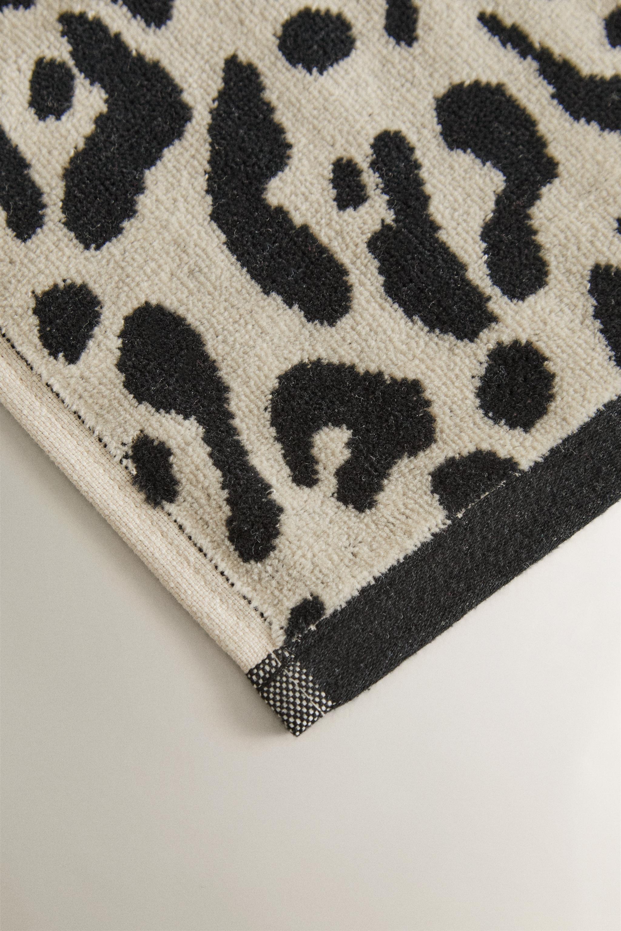 PACK OF ANIMAL PRINT VELOUR HAND TOWELS (PACK OF 3)